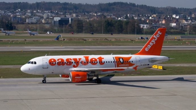 “EasyJet” ilk dəfə ili zərərlə başa vurur
