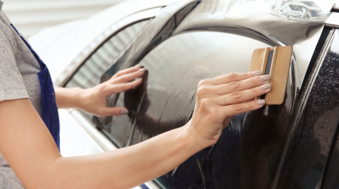 Avtomobilə plyonka vurmaqla bağlı qanun dəyişir: necə olacaq? 