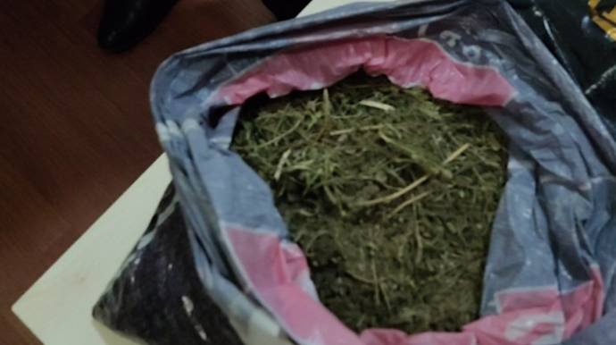 Gəncə sakinləri narkotiklə tutuldu  - FOTO