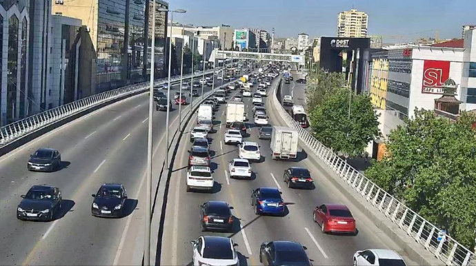 Paytaxtın bu küçələrində sıxlıq var - SİYAHI 