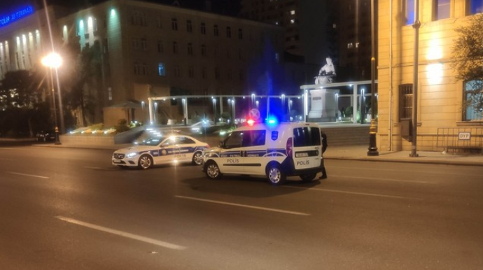 Bakıda polis maşını qəzaya uğrayıb, xəsarət alan var 