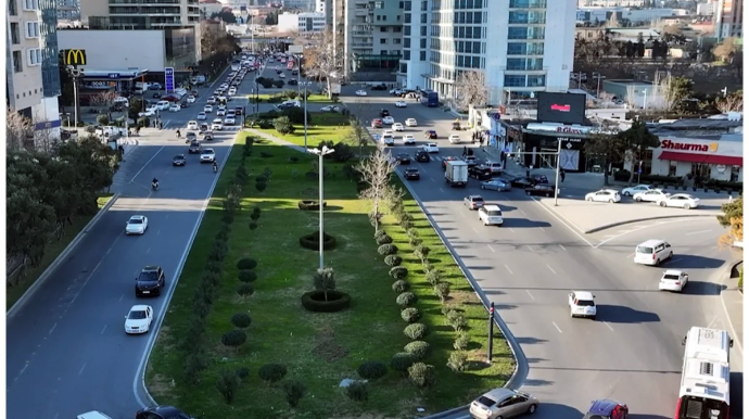 На Тбилисском проспекте Баку будут созданы разделительные полосы "карманного" типа - АYNA 