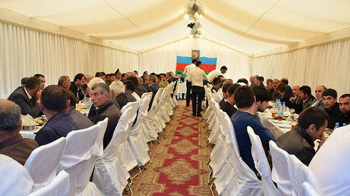 “Hələ də yas yerlərində kütləvi toplaşma halları var”