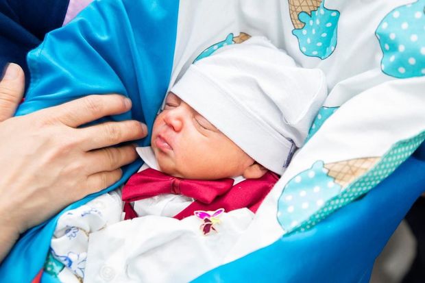 Daha bir şəhidin övladı dünyaya gəlib  - FOTO