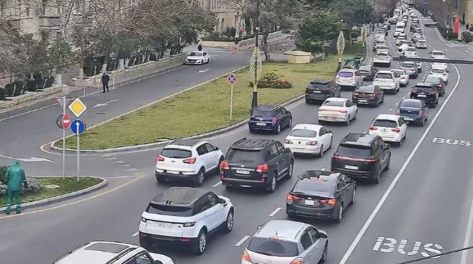 Bakının bir sıra yollarında tıxac yarandı 