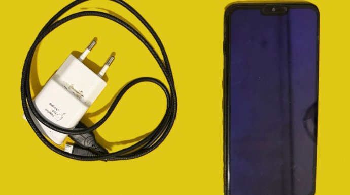 Məhkuma telefon ötürülməsinin qarşısı alındı