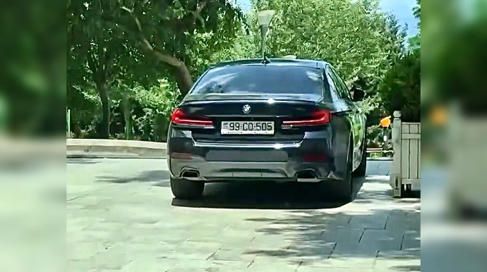 Parkinqlə parkı səhv salan "BMW" sürücüsü   - VİDEO