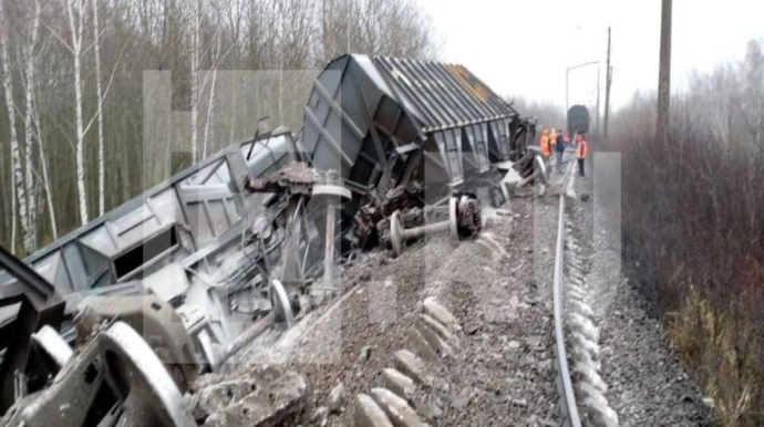 Rusiyada 19 yük vaqonu relsdən çıxıb