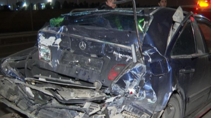 Avtobus "Mercedes"ə çırpıldı, 1 nəfər... - FOTO 