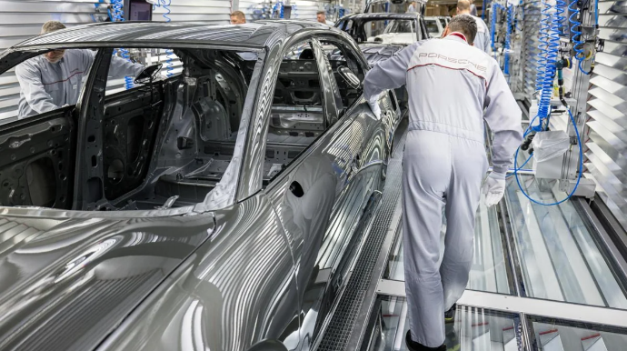 "Porsche" Almaniyada daha 4 min işçisini ixtisar edə bilər 