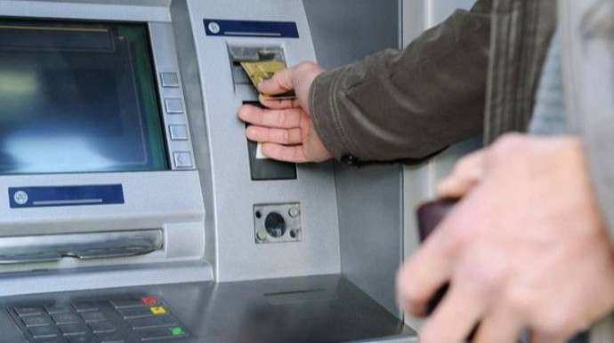 Hansı qadınların pensiyaya daha tez çıxa biləcəkləri məlum oldu