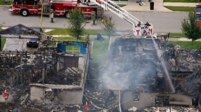 Milanda şəxsi təyyarə evə çırpılıb, səkkiz nəfər ölüb