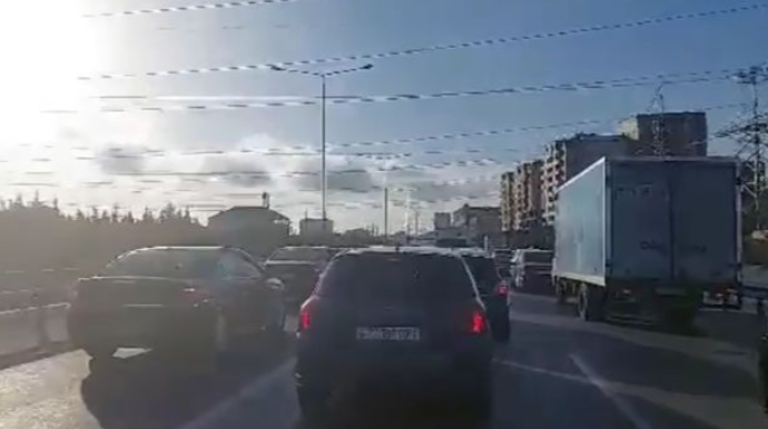Sumqayıt-Bakı yolunda tıxac   - VİDEO