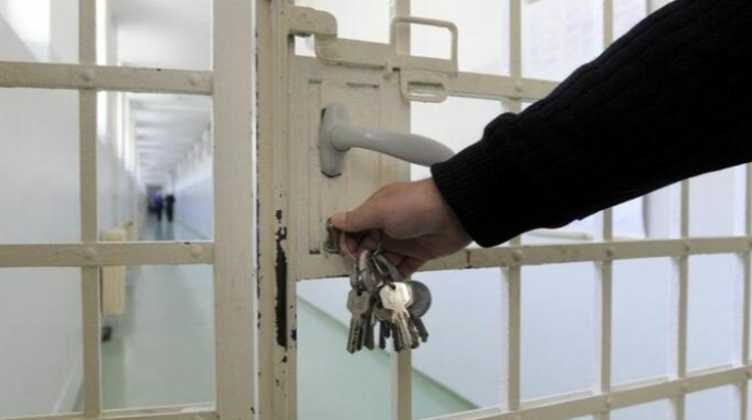 Keçmiş icra məmuruna qarşı 35 min manatlıq dələduzluq 