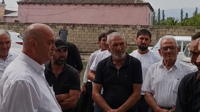 Şabranda bələdiyyə sakinlərdən pul alıb sənəd vermir - ŞİKAYƏT 