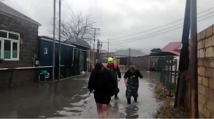 Subasma ilə əlaqədar 9 nəfər təxliyə edildi - VİDEO