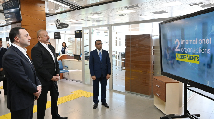 İlham Əliyev və Qaribaşvili Qəbələ “ASAN xidmət“ mərkəzində   - FOTO