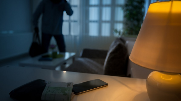 Bakıda evlərdən 18 min manatlıq oğurluq olub