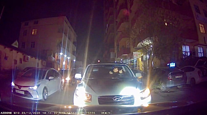 Masazırda kobud qayda pozan sürücü yolu kəsib həmkarını çilədən çıxardı   - VİDEO