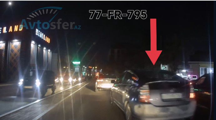 Qəza şəraiti yaradan sürücü özünü təmizə çıxarmaq üçün yalan danışdı - VİDEO