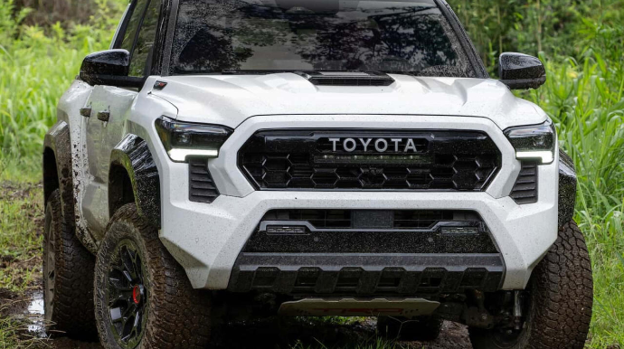 "Toyota" ABŞ-də 10 milyard dollarlıq avtomobil zavodları tikməyi planlaşdırır 