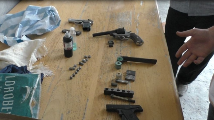 Şəki sakinindən müxtəlif tipli odlu silahlar götürülüb  - FOTO