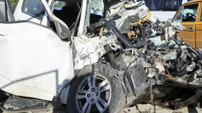 Ağstafada evakuatorla mikroavtobus toqquşdu, 5 nəfər xəsarət aldı 