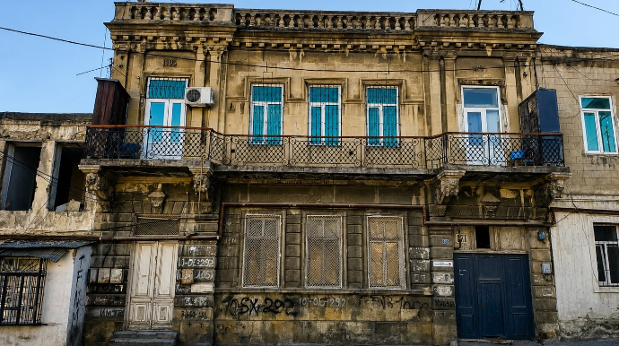 Yasamalda sökülən ərazilərdə bəzi evlərin memarlıq üslubu necə fərqlənir? - FOTO 