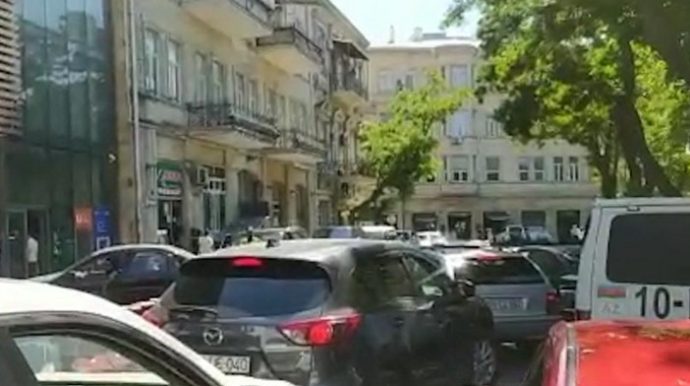 Bakının mərkəzində tıxac yaranıb - VİDEO