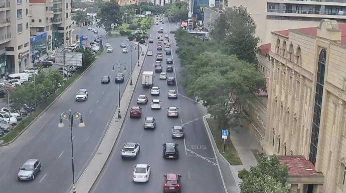 На каких улицах Баку 7 августа наблюдаются транспортные заторы?