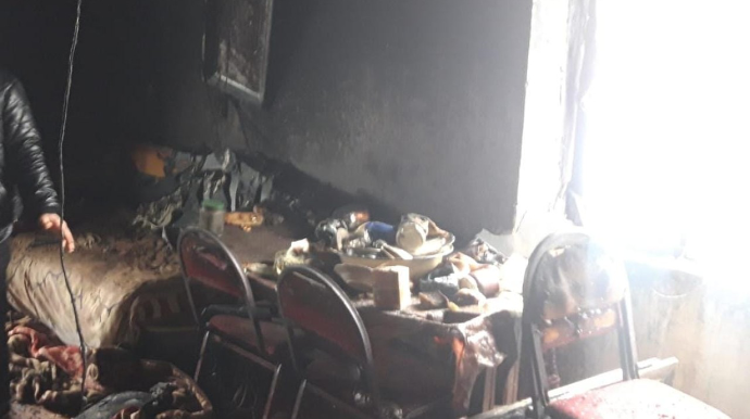 Biləsuvarda ev yandı 