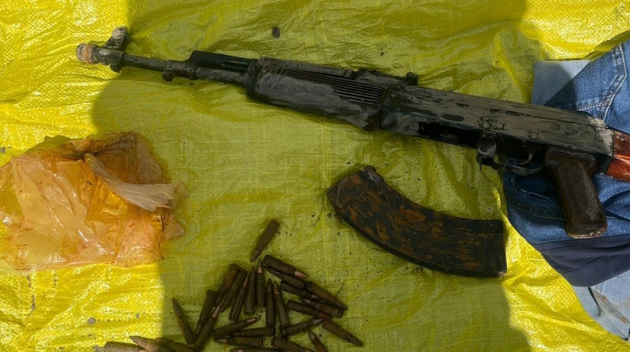 İsmayıllıda çay kənarından “Kalaşnikov”  tapıldı - FOTO