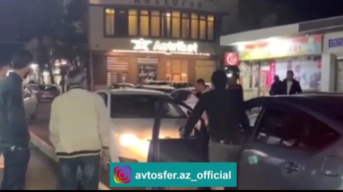 Bakıda "protiv" çıxan sürücü yolu kəsdi: geriyə çəkilmək istəmədi - VİDEO