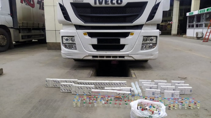 Gömrükçülər dərman və siqaretlərin qanunsuz dövriyyəsinin qarşısını alıb  - FOTO