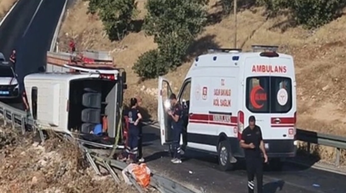 Türkiyədə ağır yol qəzası:  1 nəfər öldü, 16 nəfər yaralandı