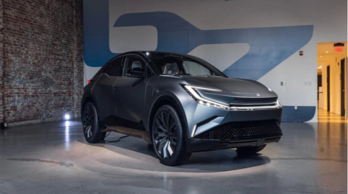 “Toyota” yeni elektrikli avtomobilini təqdim etdi - VİDEO 