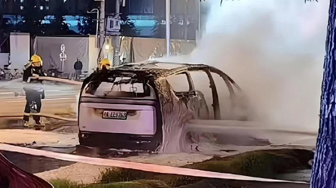 "Li Auto" yanan avtomobildəki texniki qüsuru etiraf etdi