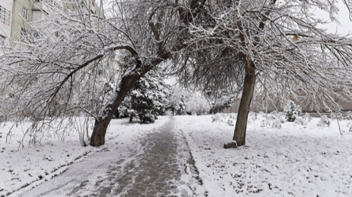 Bölgələrə yağan qar özü ilə problemlər gətirdi  - FOTO - VİDEO