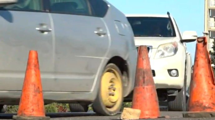 Bakıda yol çökdü, sıxlıq yarandı - VİDEO