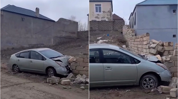 Masazırda idarəetmədən çıxan “Prius” evin hasarını uçurdu   - VİDEO