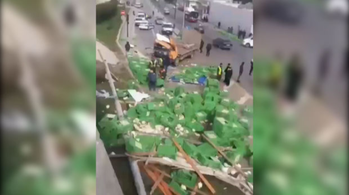 Biləcəri dairəsində baş verən yol qəzasının görüntüləri yayıldı  - VİDEO