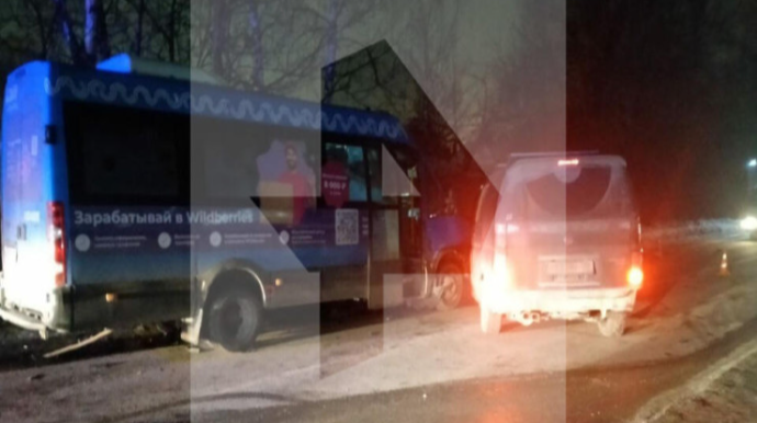 Avtobusla minik maşını toqquşdu, 8 nəfər... 
