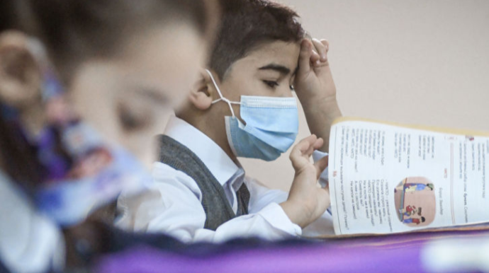 Sentyabrda ənənəvi dərslər başlamaya bilər: Şagirdlər daşıyıcı və ötürücülərdir 