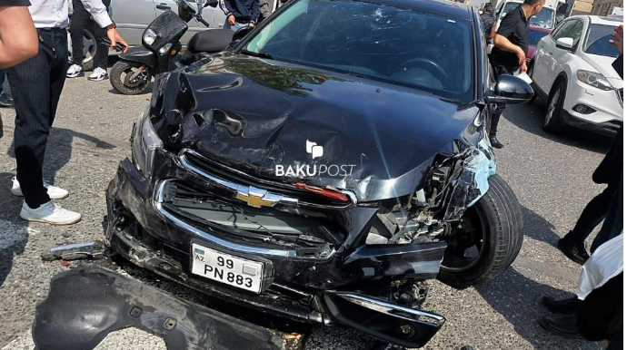 Bakıda ağır qəza:  5 avtomobil bir-birinə çırpıldı  - FOTO