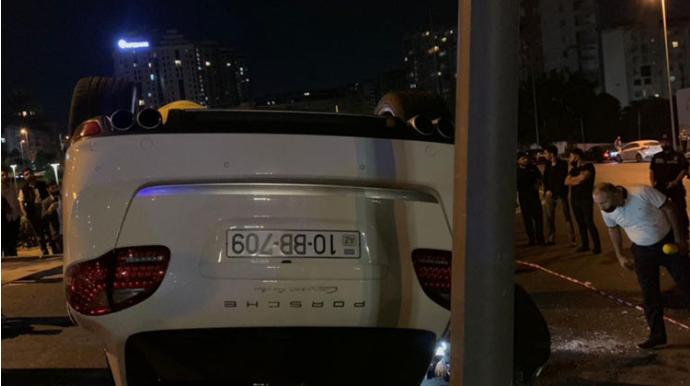 Qəza törədərək aşan “Porsche”ni kim sürüb? - Gah qadın deyirlər, gah kişi - FOTOLAR
