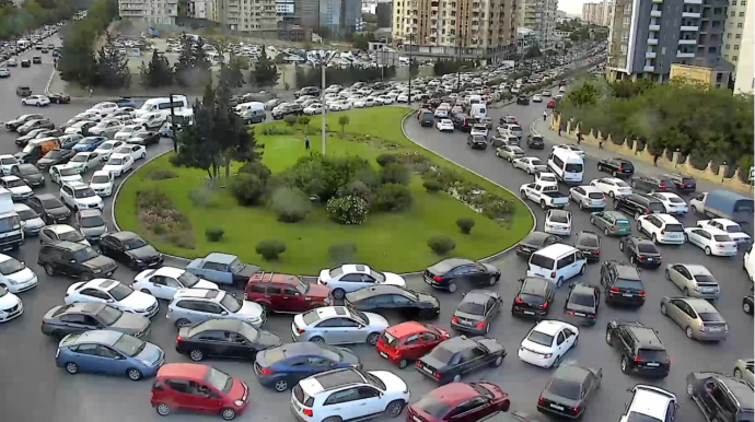 Paytaxt yollarındakı son vəziyyət açıqlanıb  - FOTO