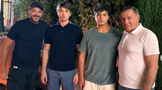 Emin atası ilə özünü təbrik etdi - FOTO