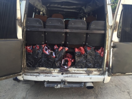 Avtomobildən 144 ədəd araq aşkar edilərək götürülüb - FOTO