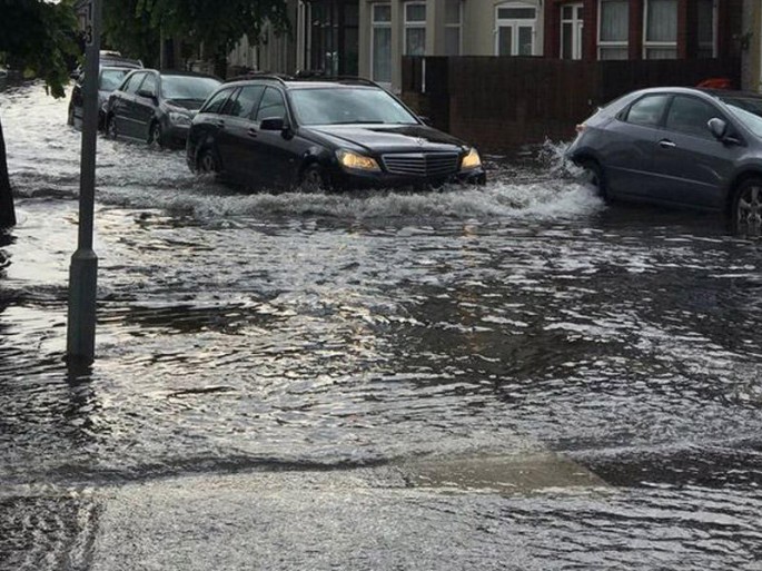 Gölə dönən yollar - FOTO