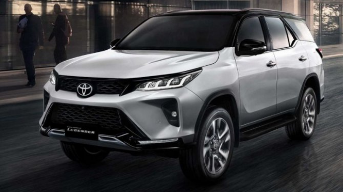 Через год появится Toyota Fortuner  нового поколения  - ФОТО